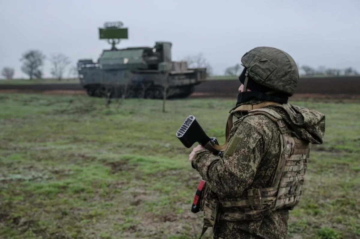    Российские войска начали бить вэсэушников по всей протяжённости линии боевого соприкосновения.