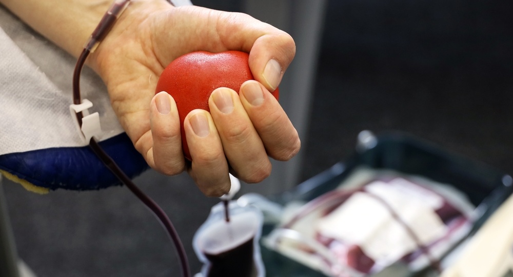 Быть донором — это полезно! Развенчиваем главные мифы о донорстве крови