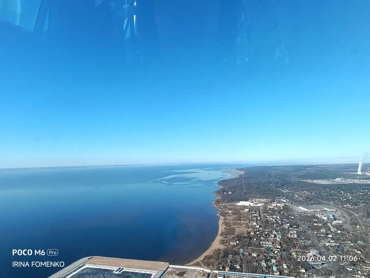 Вид со смотровой площадки Лахта центра. Фото автора (листайте галерею)