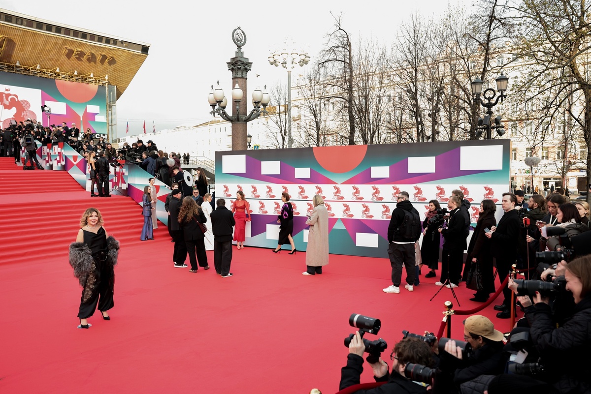    Фестиваль по традиции открылся в кинотеатре "Россия" на Пушкинской площади./Роман Наумов/ РГ