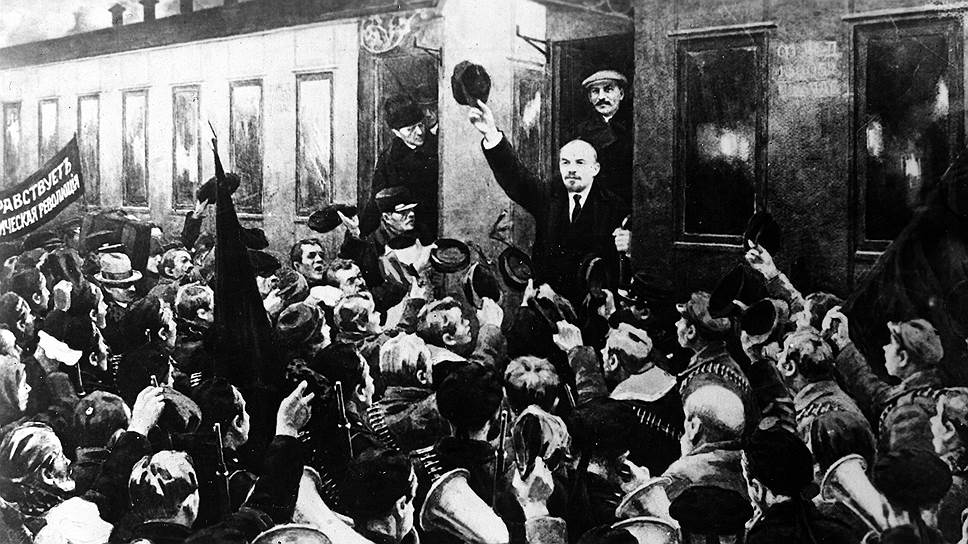 Канонический советский лик: Ленин триумфально возвращается из эмиграции. Но в этой картинке неправда — в пломбированный вагон «подселили» Сталина, которого там на самом деле не было. А было ли все остальное? Фото: Granger / DIOMEDIA