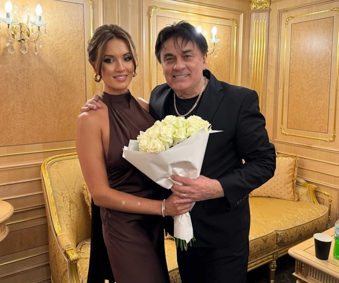    Мишель Серова и её знаменитый отец, Александр Серов.