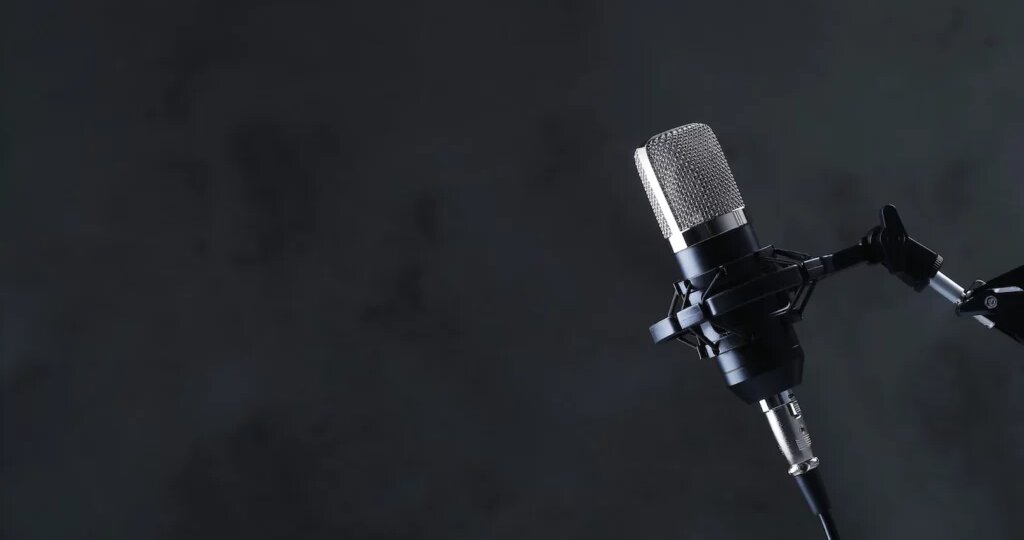 Уехавшего из РФ комика Романова отругал продавец в Европе за незнание языка