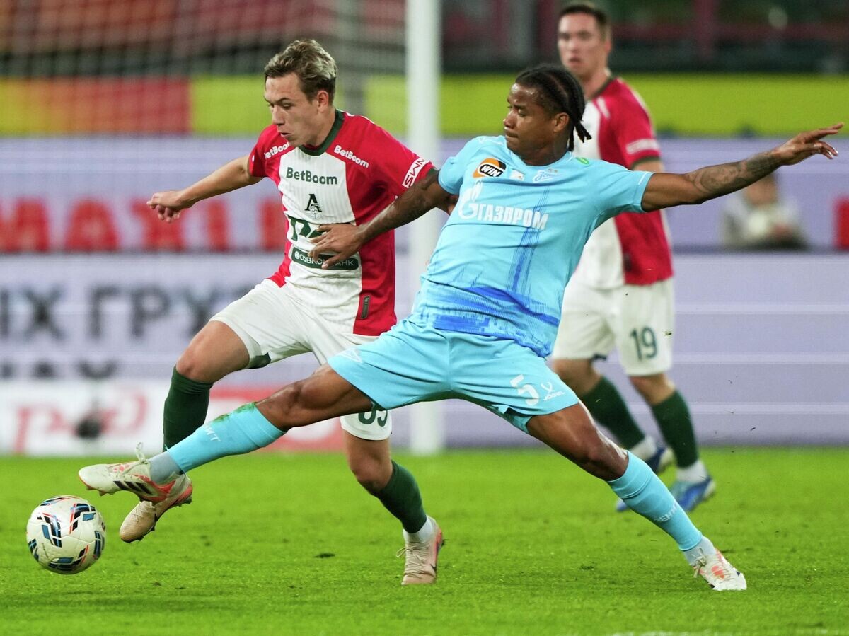    Футбол. РПЛ. "Локомотив" (Москва) - "Зенит" (Санкт-Петербург) | © РИА Новости / Александр Вильф