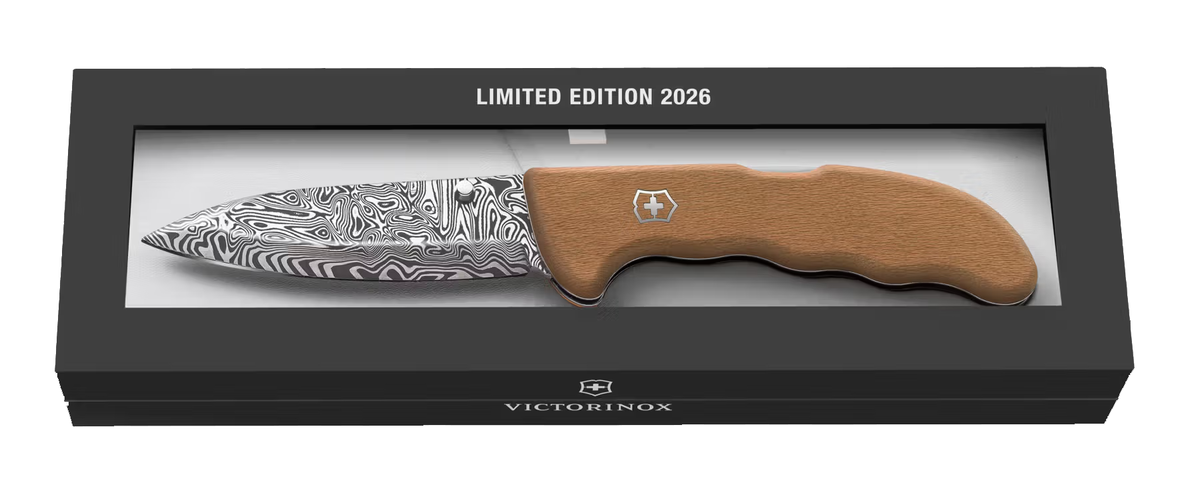 Складной нож Evoke Wood Damast Limited Edition 2026 в упаковке