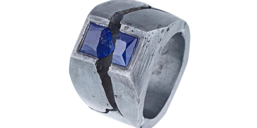 Поверхность, которая треснула изнутри