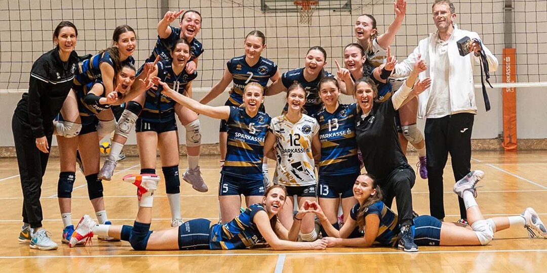 Тройняшки из России покоряют профессиональный волейбол. Уникальная история сестёр Горбок