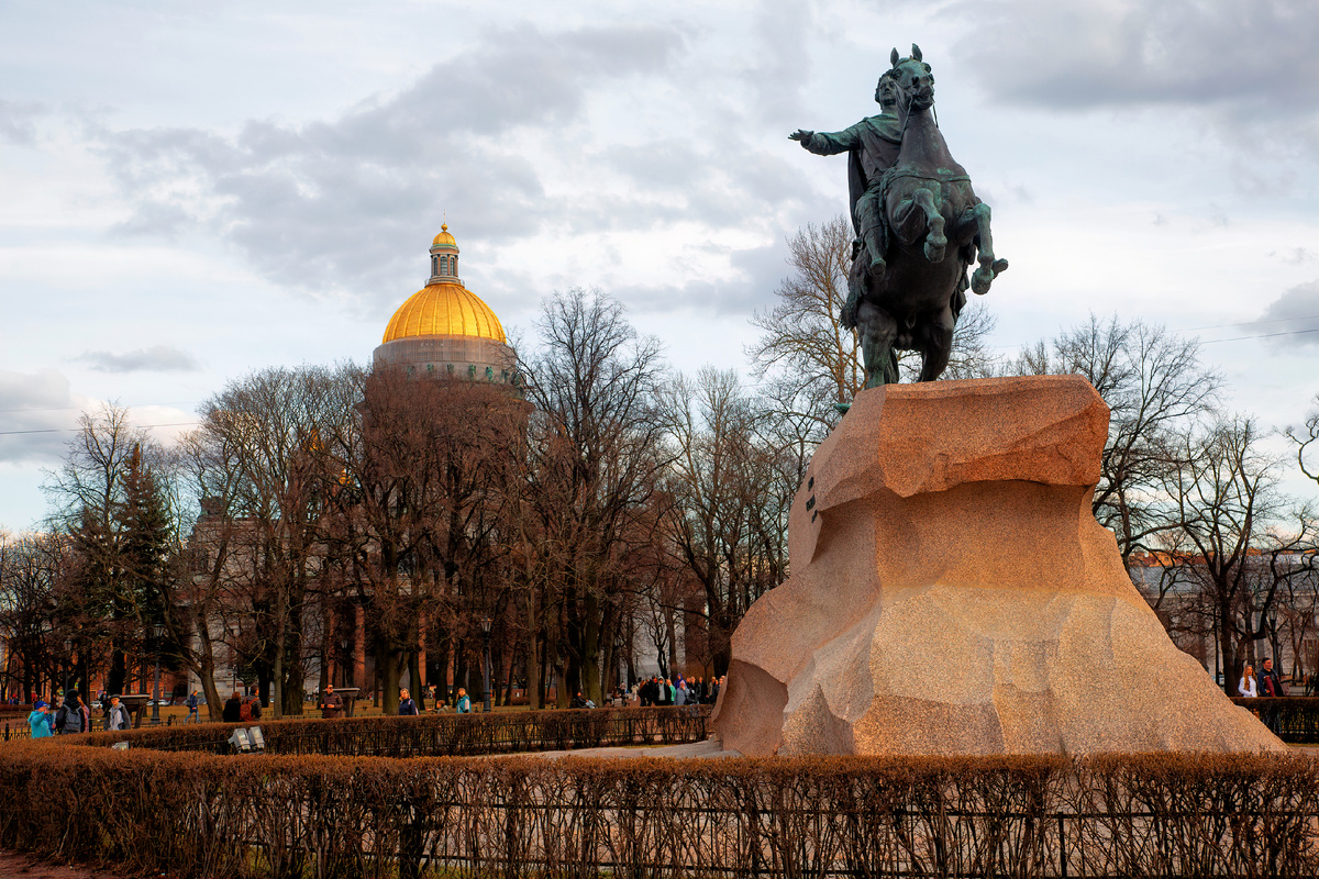 Медный всадник и Исаакиевский собор