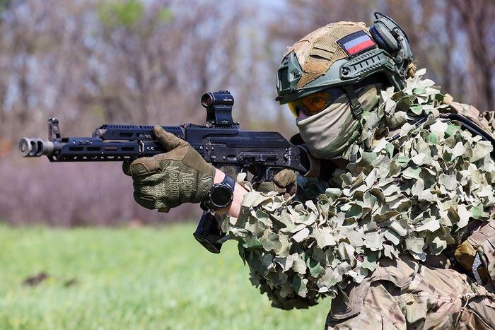 Армия России наступает на Славянск в Рай-Александровке. Обложка © ТАСС / Александр Река