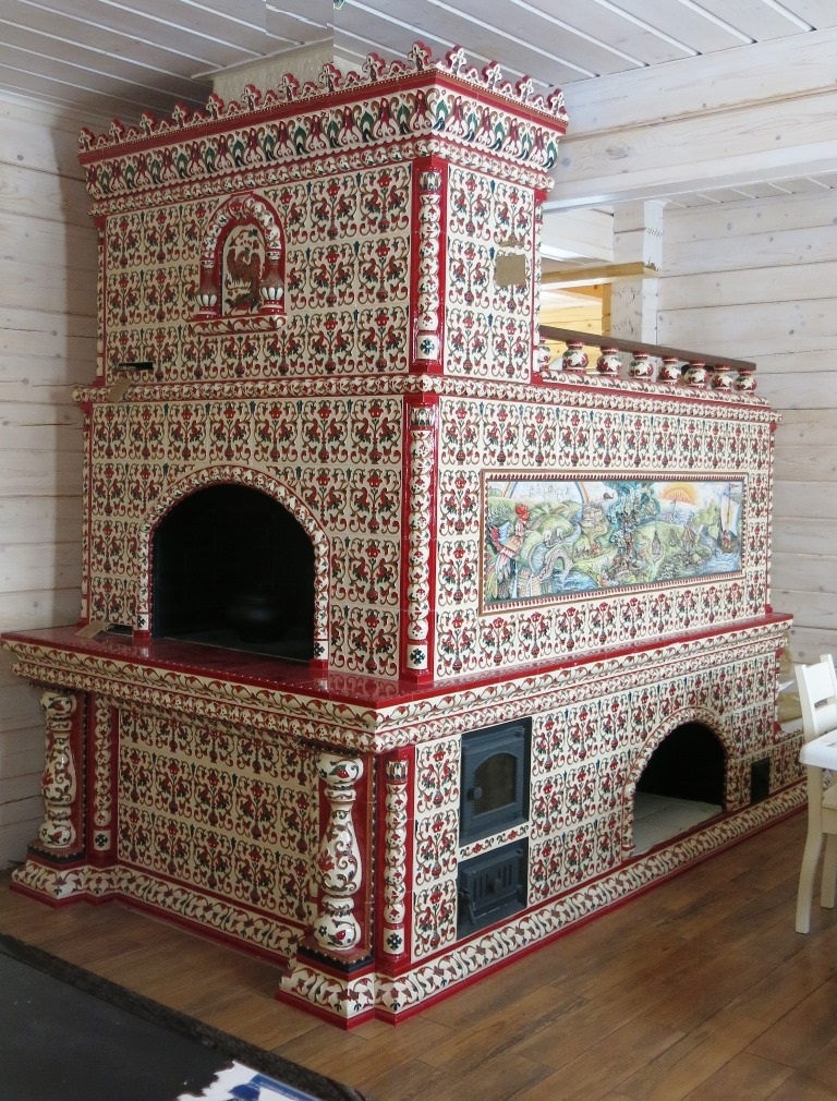 Современная русская печь облицованная изразцами