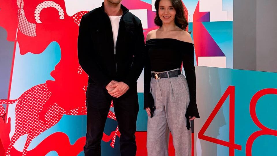 Это Алина - актриса и театральный режиссер