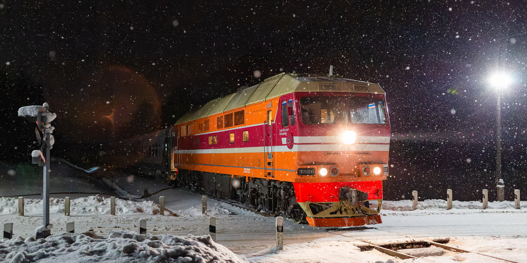 В Торжке нет поезда из Москвы и нормальных автобусов, а храмы стоят заброшенные. Но я всё равно чуть не выпрыгнул из ботинок от восторга!