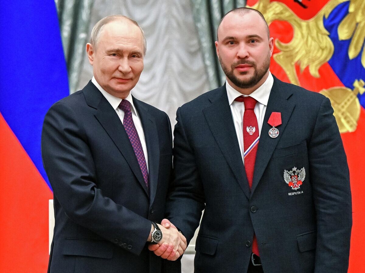    Президент РФ Владимир Путин на церемонии вручения государственных наград победителям чемпионатов мира по боксу | © РИА Новости / Кристина Соловьёва