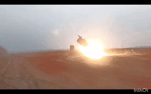    Кадры применения тяжёлых огнемётных систем "Солнцепёк" на Запорожском направлении по ПВД противника. Видео: "Генеральный Штаб"