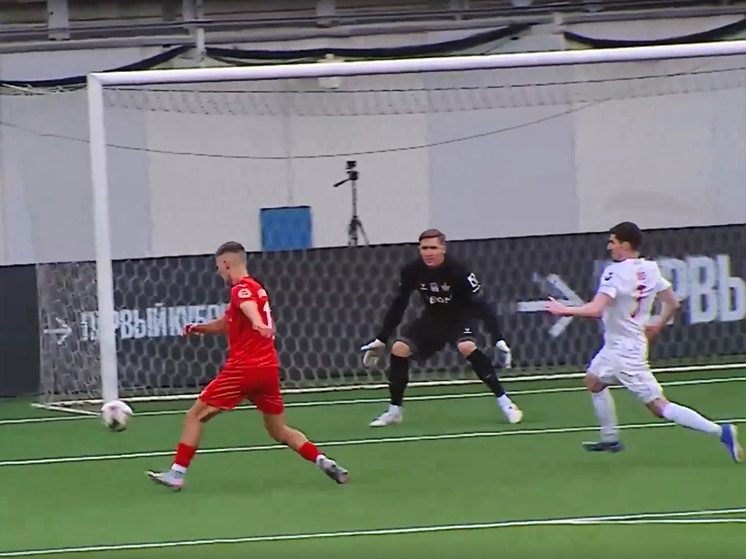     «СКА-Хабаровск» на выезде даже в большинстве проиграл костромскому «Спартаку» 0:3. Фото: скриншот с видео ФК "СКА-Хабаровск"