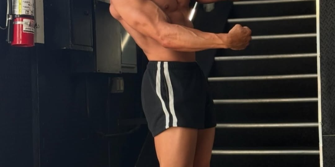 Джозеф Баэна - сын Арнольда Шварценеггера - покоряет сцену: новые фото и триумф на соревнованиях по бодибилдингу