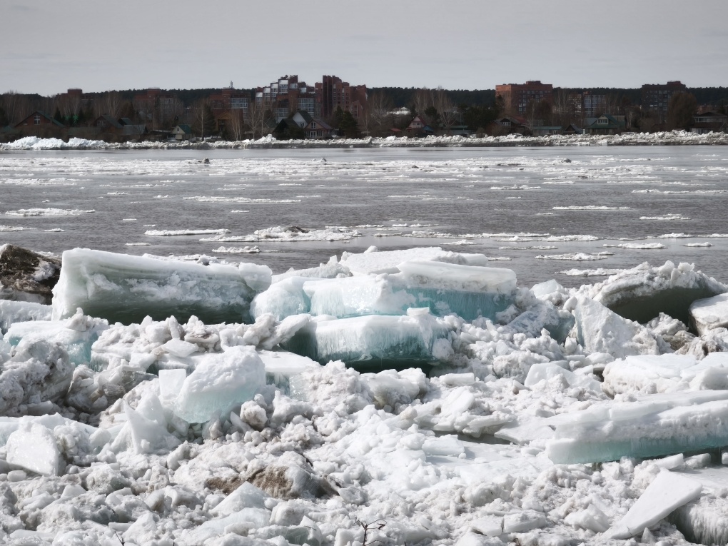 Ледоход на Томи. 2026 г.