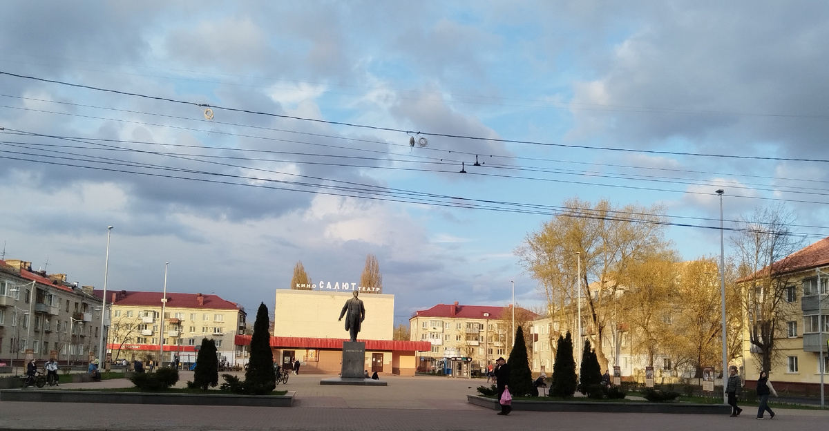 Угадайте, памятник кому? 