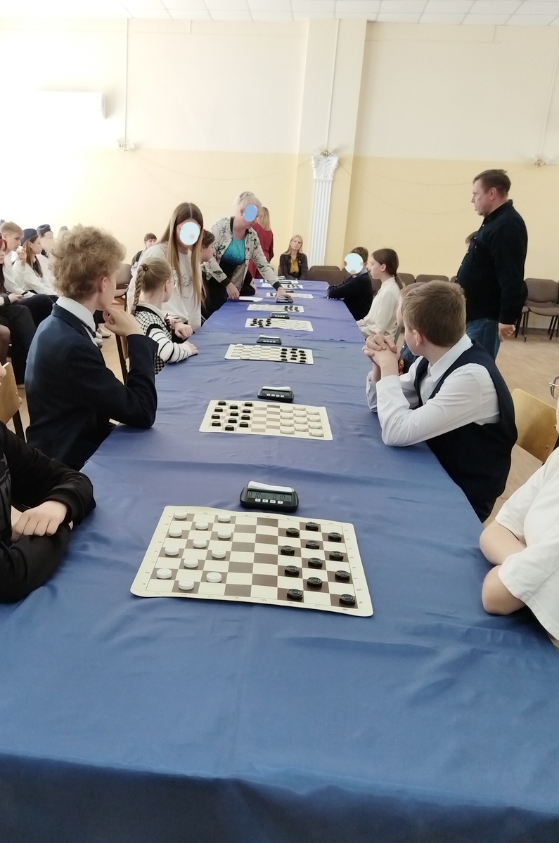 На турнире по русским шашкам