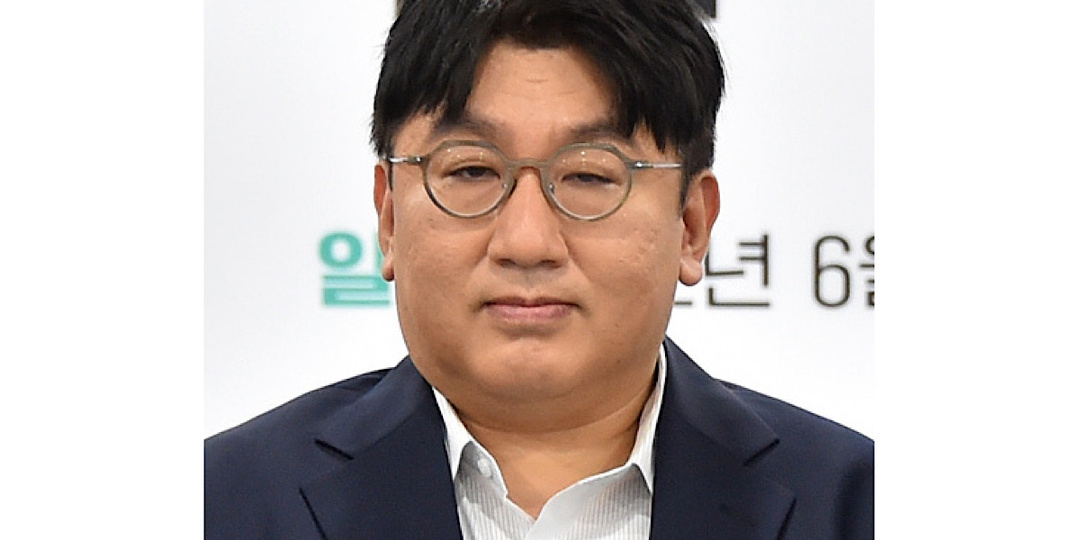 Главу агентства BTS хотят арестовать за мошенничество