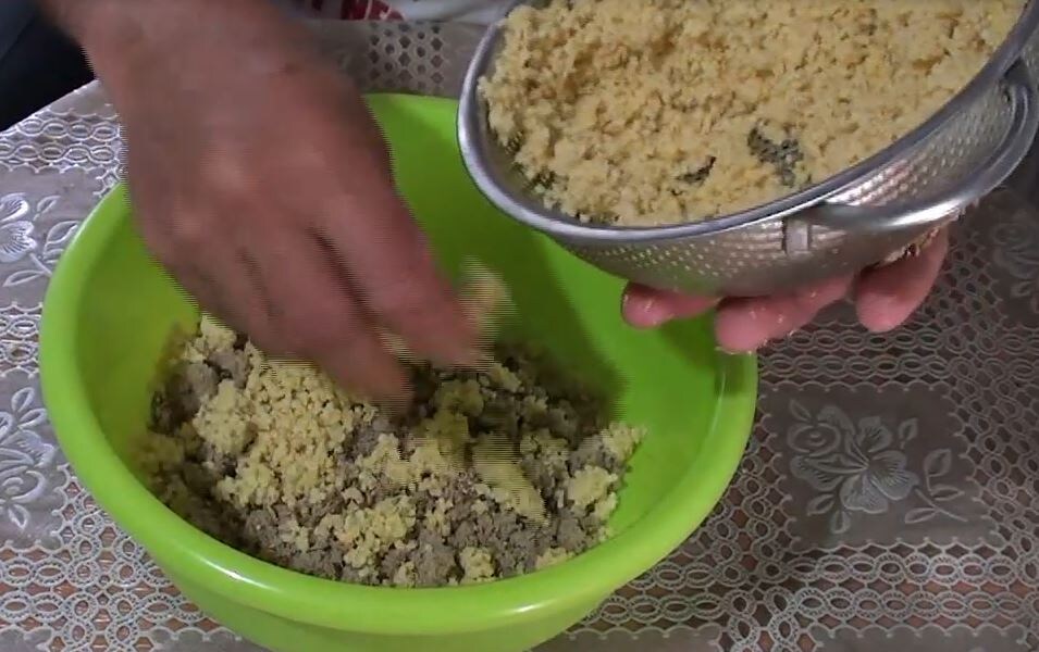 Добавляем пшено.