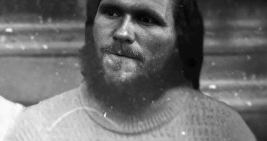 Безумный учёный Виктор Антипин 20 лет скрывался в сибирской тайге: он хотел построить свой мир, но погубил родных