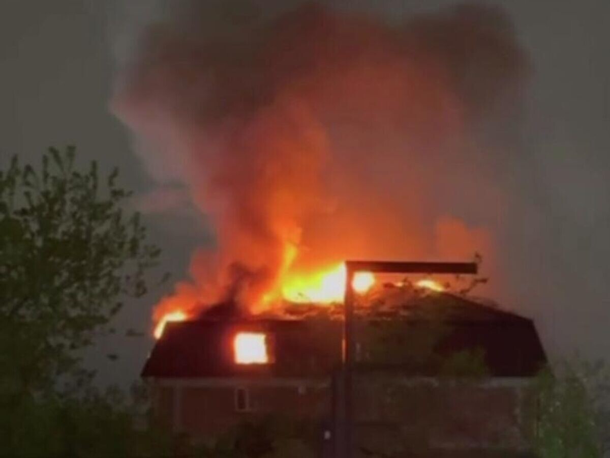    Пожар в многоквартирном жилом доме в Махачкале | © Кадр видео из соцсетей