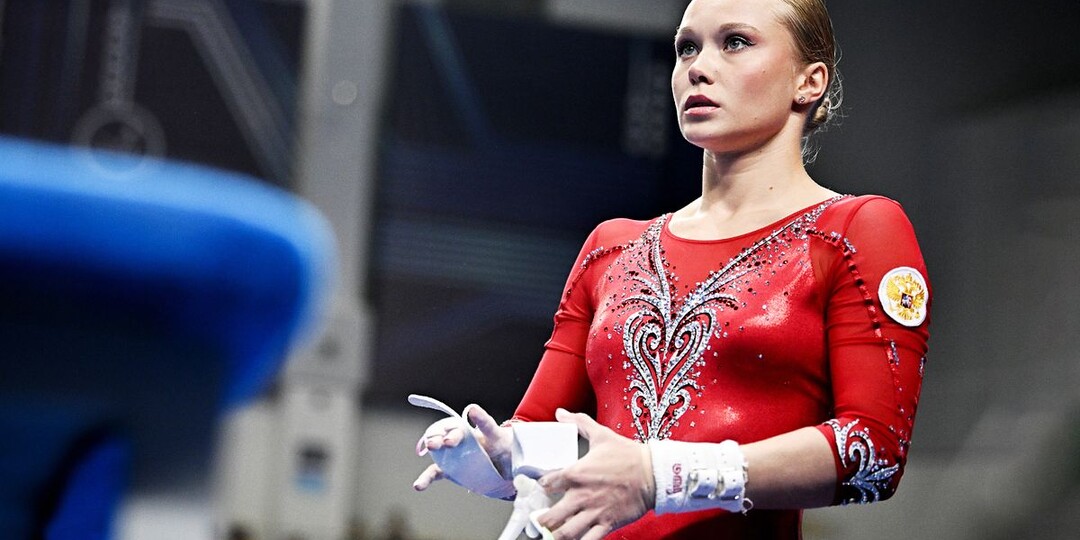 Чемпионка Олимпиады Мельникова упала с бревна, но в борьбе за Кубок России. Фаворитки рубятся не на шутку