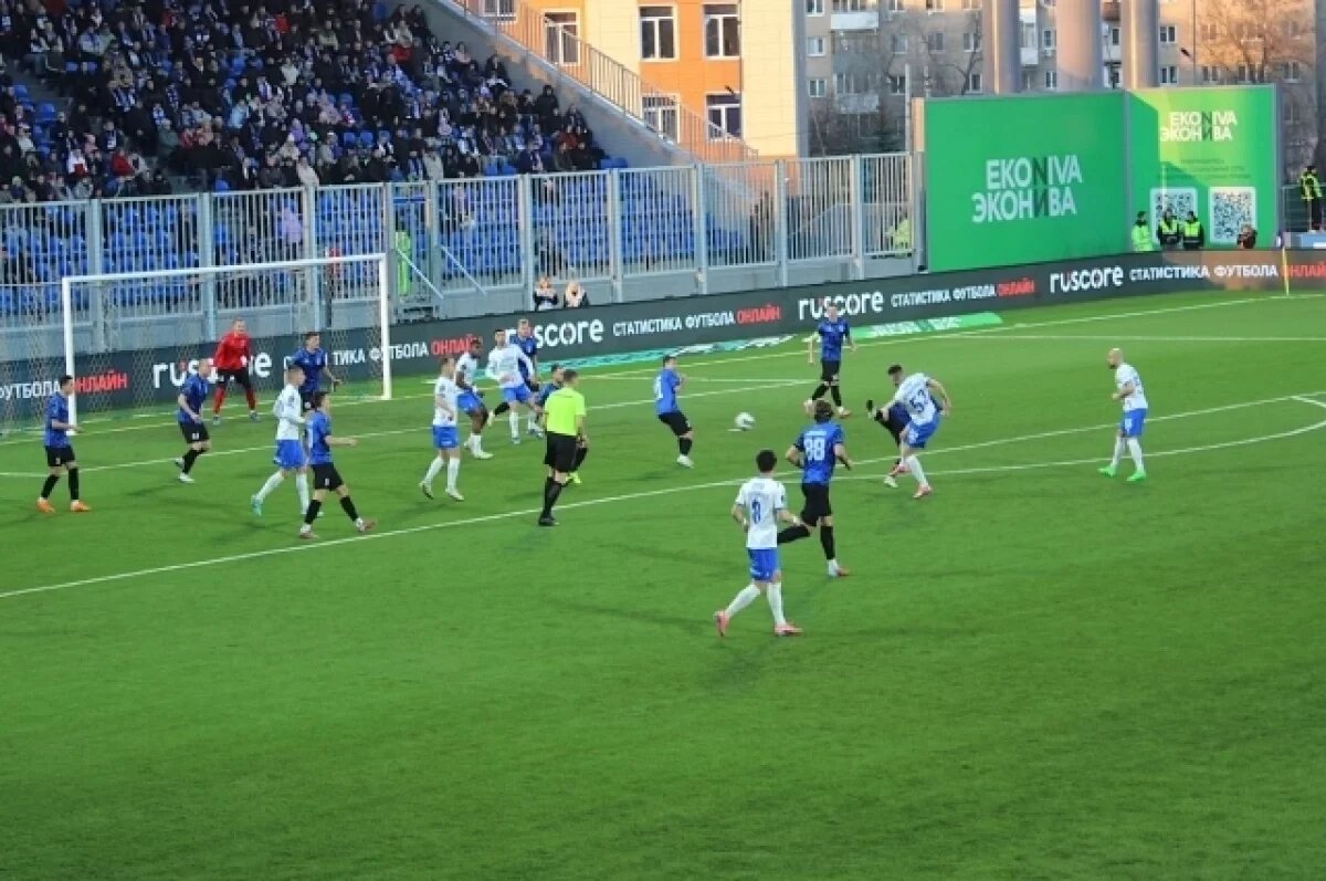    «Факел» в Воронеже дважды отыгрывался в поединке с «Шинником»