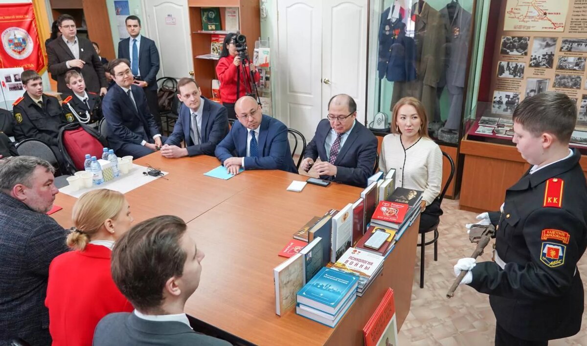 Посольство Казахстана в России передало книги московским школам
© Photo : Посольство Казахстана в России
