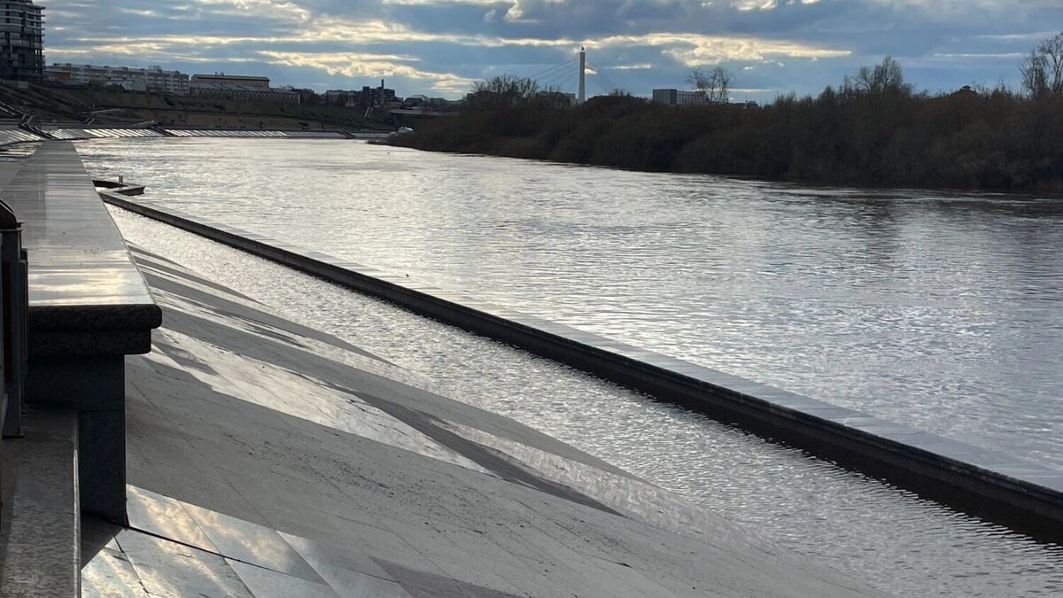   Вода в Туре превысила 6 метров — первый ярус набережной уже ушёл под воду   nashgorod.ru