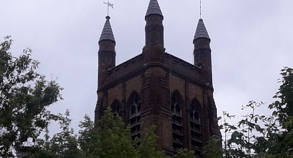 Уголок Англии в Москве, готика и следы пуль