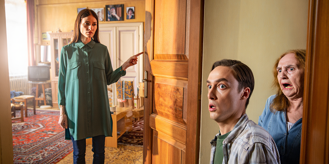 — Андрей, это МОЯ квартира, — сказала я мужу, когда он привел в дом сестру. — А свою пассию води куда хочешь.