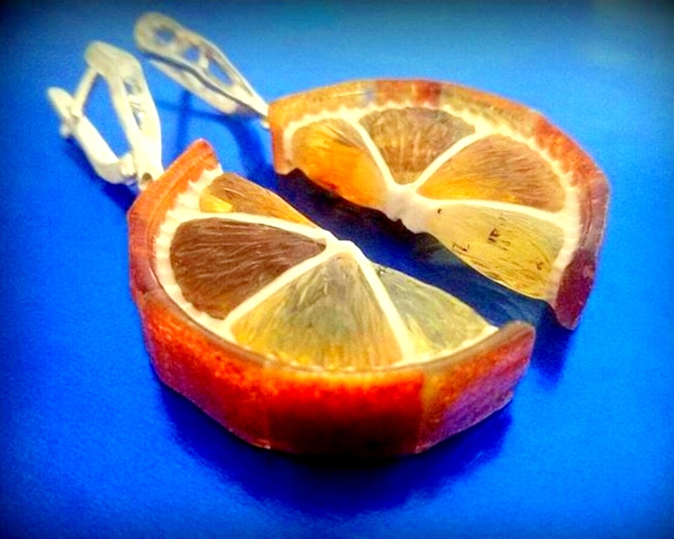 Украшения из янтаря.