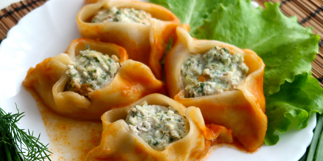 Лодочки из теста с фаршем на сковороде. Просто и вкусно.