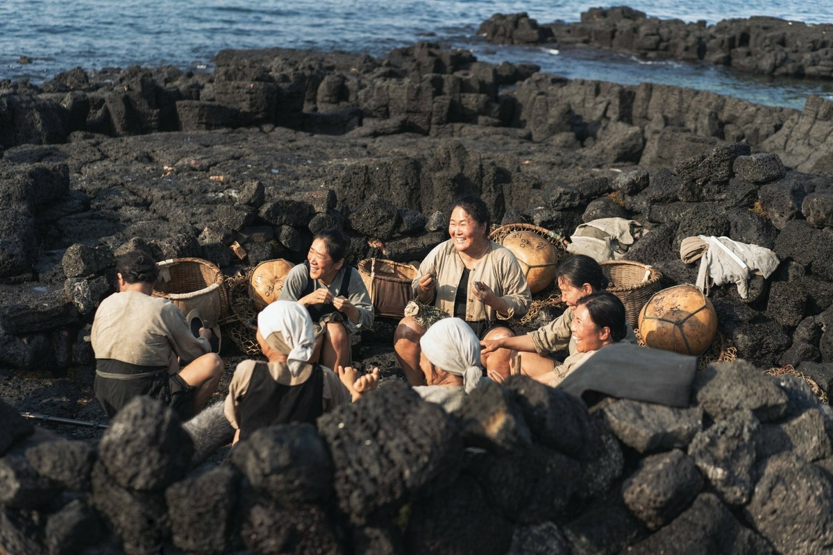Кадр из дорамы «Когда жизнь преподносит мандарины»