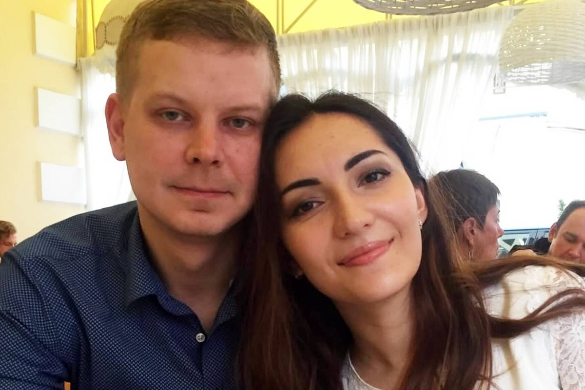     «Шансы на спасение были ничтожными»: Мадонна Мур сообщила, что ее 40-летний муж пережил клиническую смерть