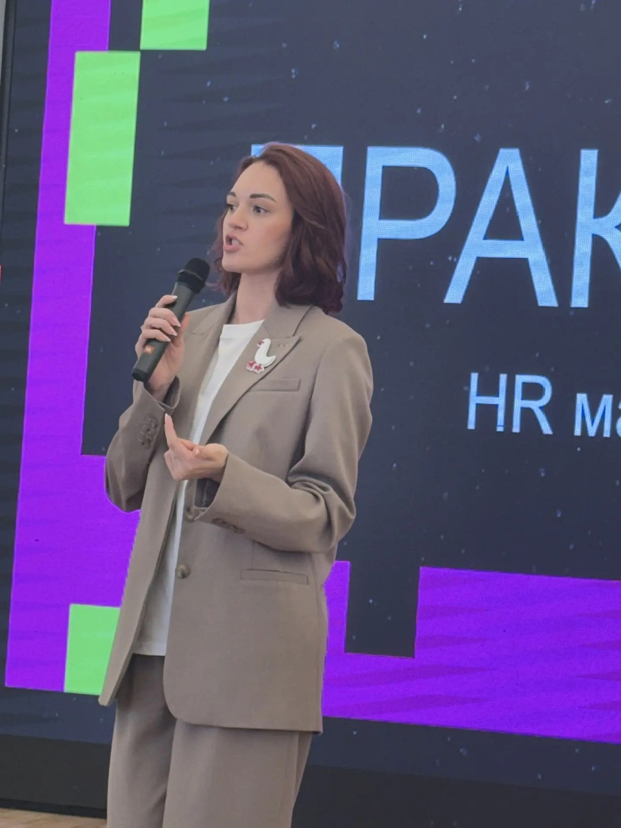 Здесь мне 34, так что в 26 я еще и выглядела как ребенок)