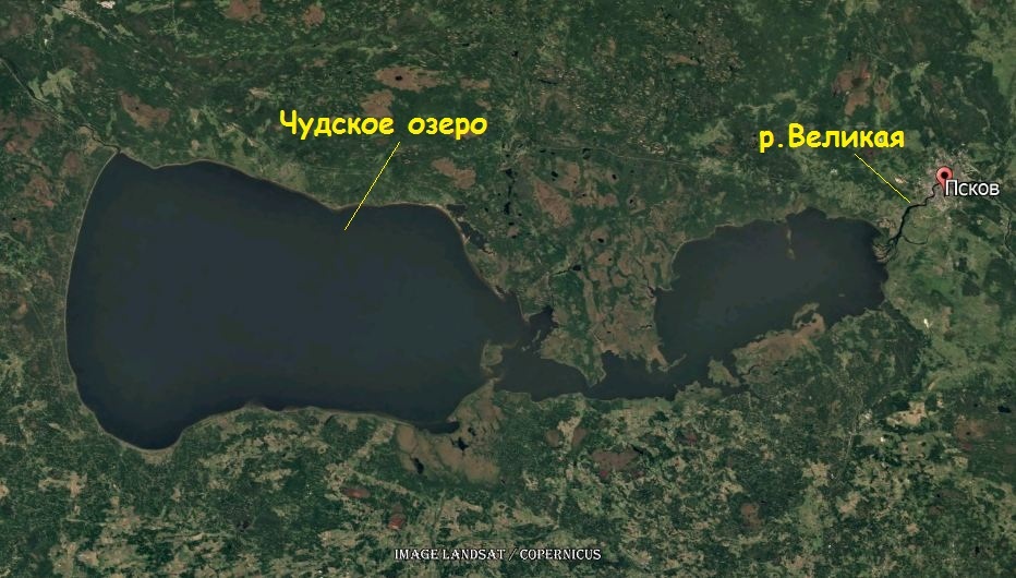 Антропоморфная форма Чудскового озера, в виде "лежащей фигуры". Невероятное сочетание Чудского и Псковского озера с двумя островами, в виде "глаз", как некоего существа в"платье"(тулупе). Скорее всего, именно картографическая форма озера дала название народу Чудь. Слог "чу" в русском языке связан с Луной. Название Чудское озеро, вероятно, получило по изогнутой, "лунной" береговой линии, на фото слева.
