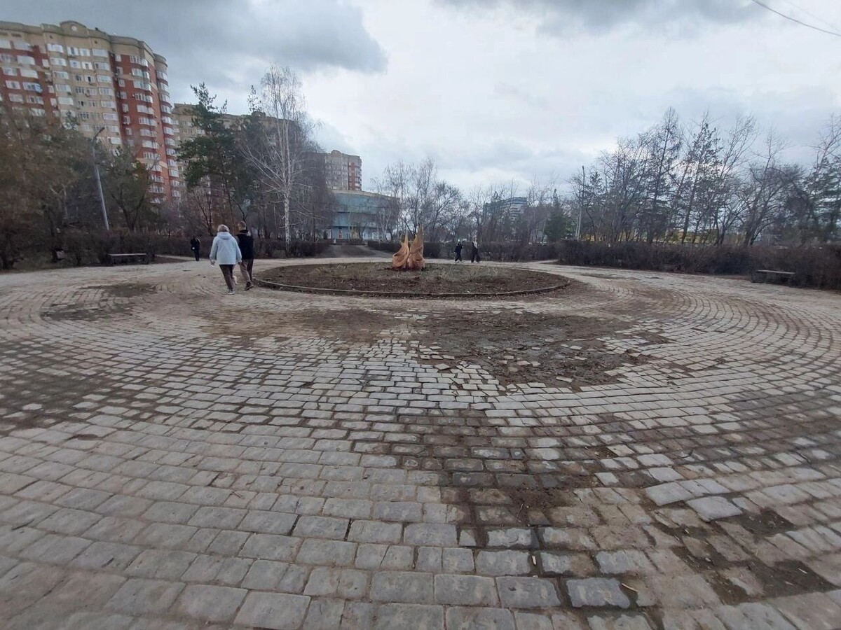    Как выглядел сквер в начале месяца   56orb.ru