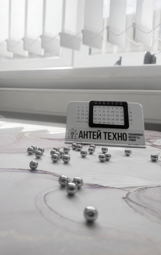 Шарики для подшипников SKF — это высокоточные стальные или керамические элементы качения от мирового лидера в подшипниковой индустрии. Именно они воспринимают нагрузку и обеспечивают плавное вращение в любом подшипнике качения.