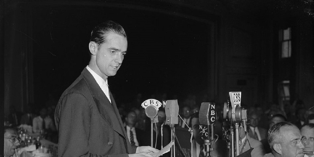 Кинобосс и лётчик Говард Хьюз