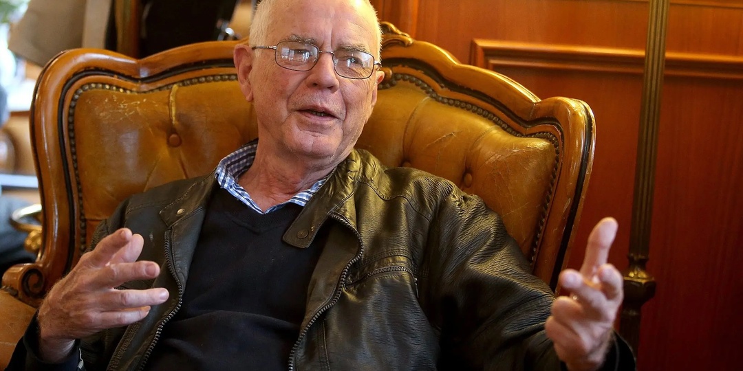 Роберт Триверс против мейнстрима