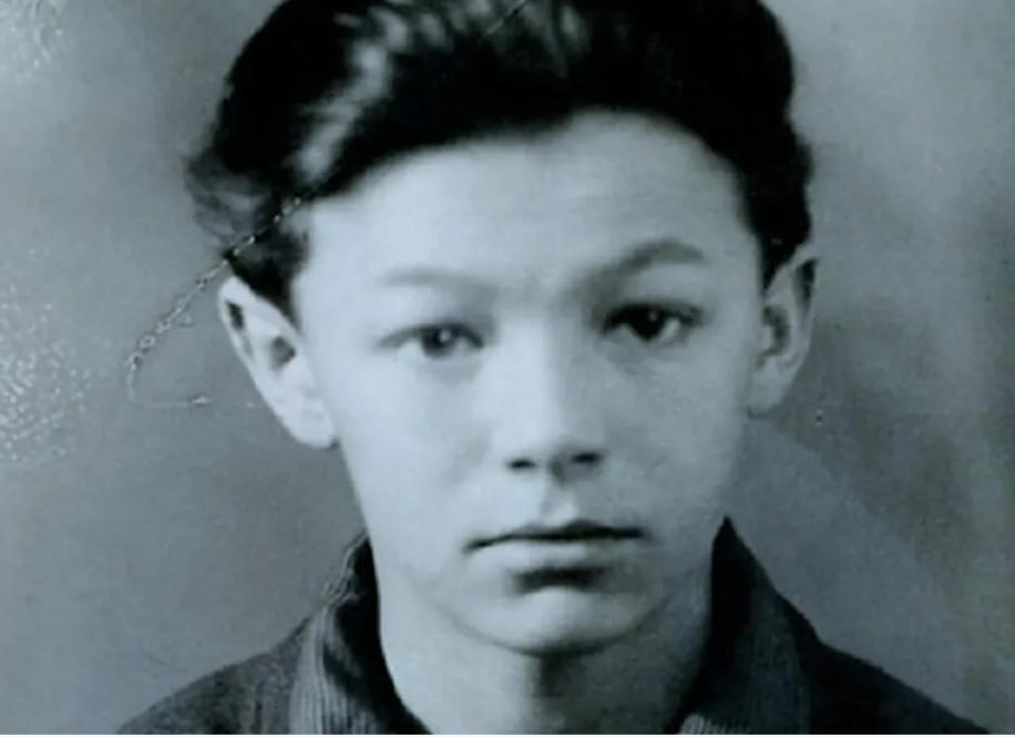 Фото: Александр Збруев в детстве 