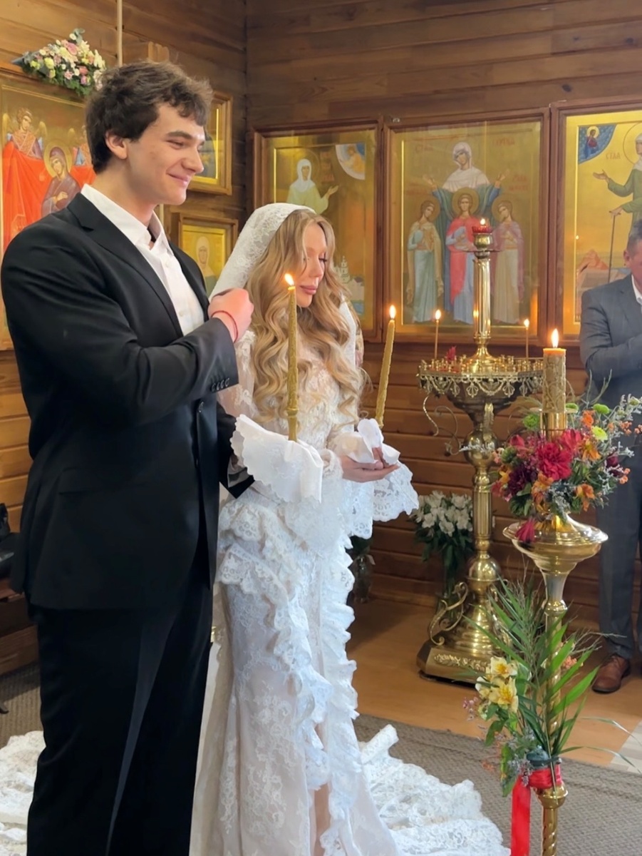    Марк Рудаковский и Карина Кросс на венчанииСоцсети Карины Кросс