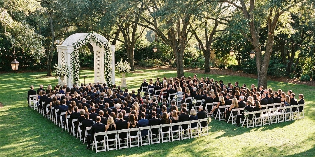 «Среди гостей были Том Хэнкс и Алек Болдуин»: звёзды сериала «Пацаны» Джек Куэйд и Клаудия Думит сыграли свадьбу