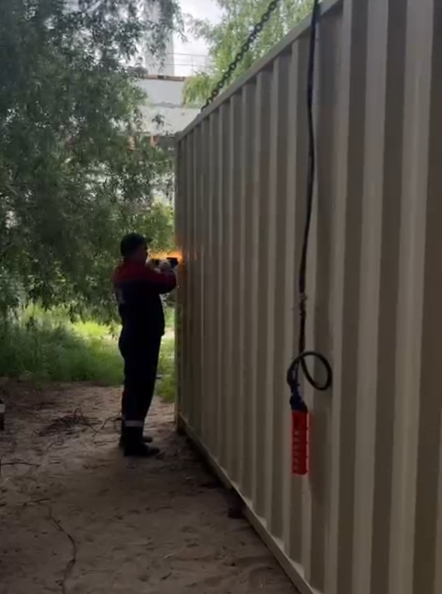 Выпиливаем проёмы