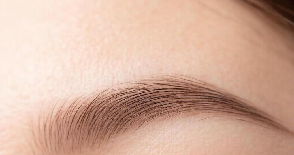 Курянка отсудила 200 тысяч за некачественное обучение на курсах по бровям