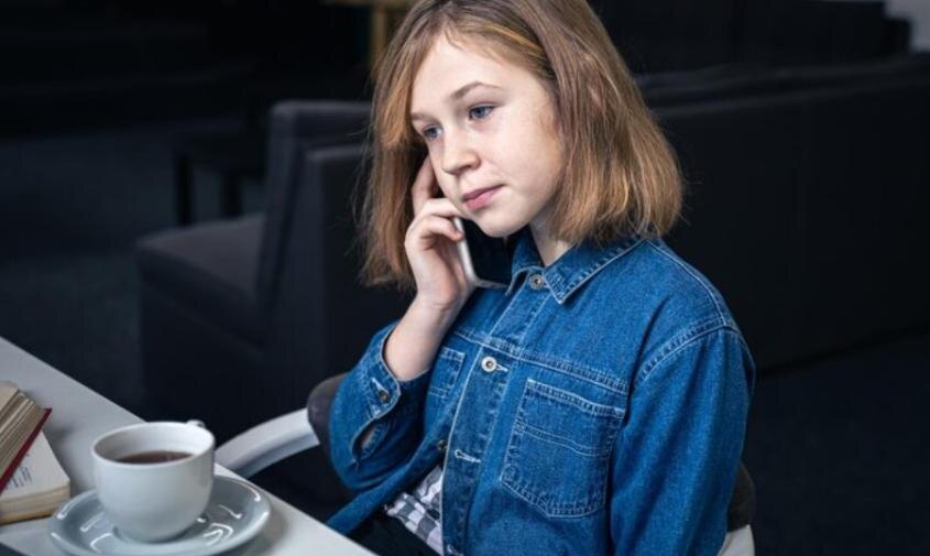 Амурские школьники чаще всего звонят на телефон доверия из-за проблем со сверстниками
