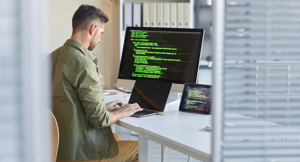 «Сбер» создаст новый ИТ-холдинг для развития нефинансовых продуктов